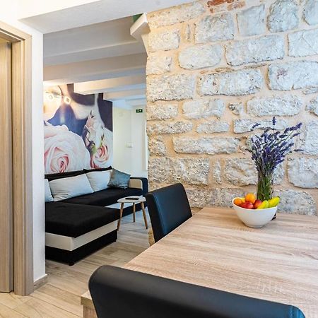 Apartments Rose1 Đảo Đảo Cres Ngoại thất bức ảnh