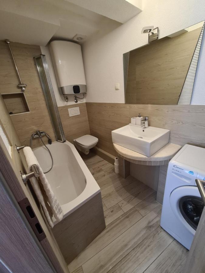 Apartments Rose1 Đảo Đảo Cres Ngoại thất bức ảnh