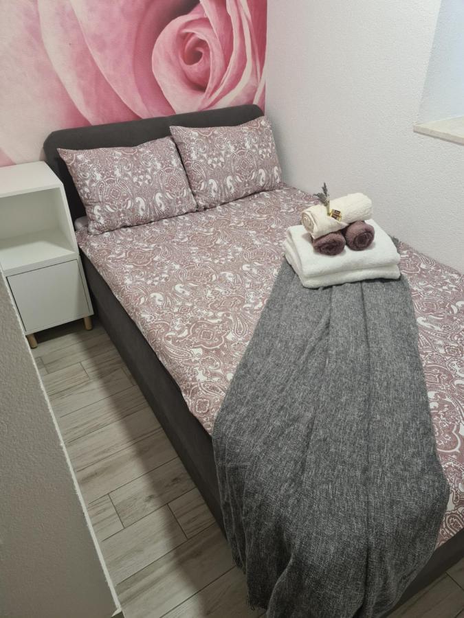 Apartments Rose1 Đảo Đảo Cres Ngoại thất bức ảnh