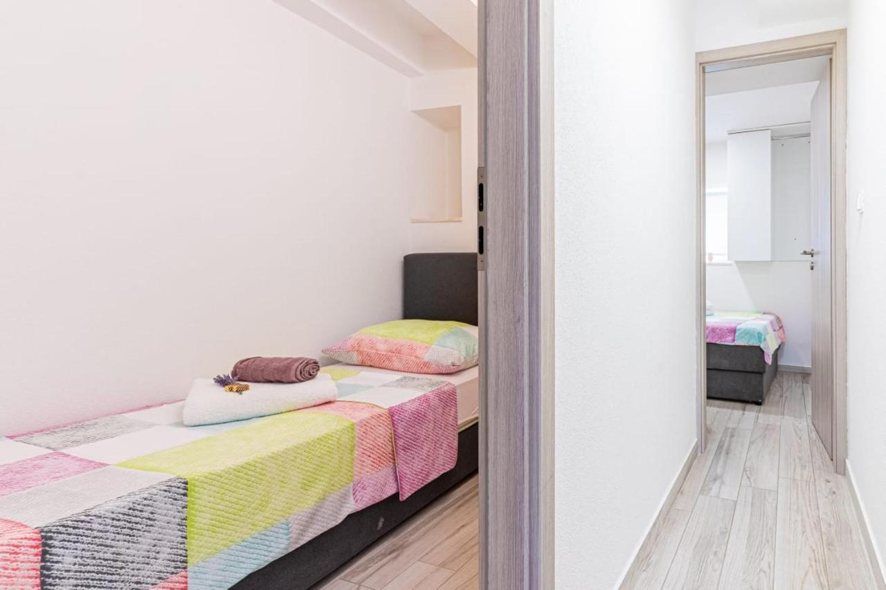 Apartments Rose1 Đảo Đảo Cres Ngoại thất bức ảnh