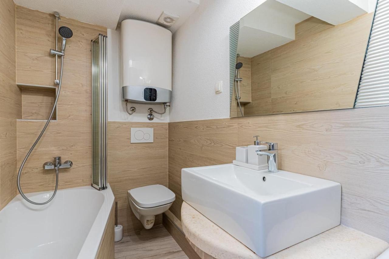 Apartments Rose1 Đảo Đảo Cres Ngoại thất bức ảnh